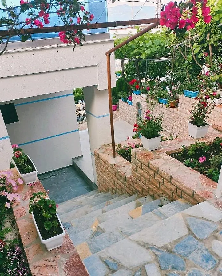 Fabeno Villa Sarandë 0*,